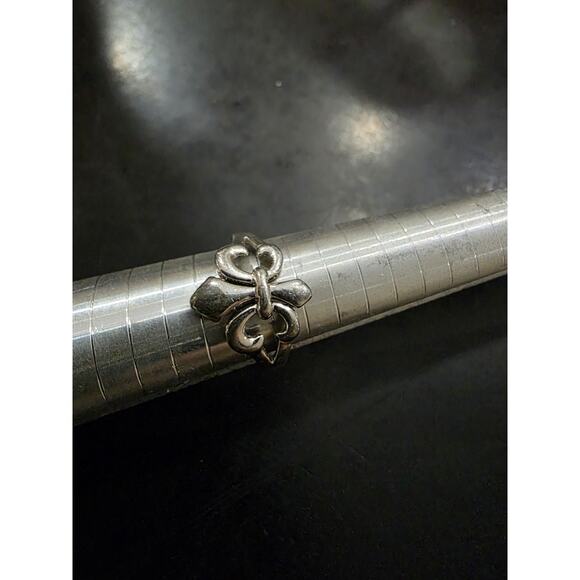 Sterling Silver Saints Logo Ring Size 8.5 - Picture 1 of 3